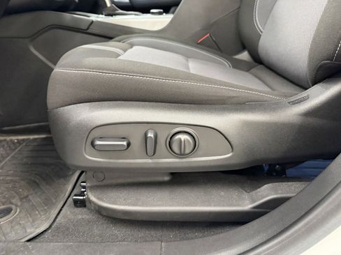 Used 2023 Chevrolet Blazer LT w/ Convenience Package image 32