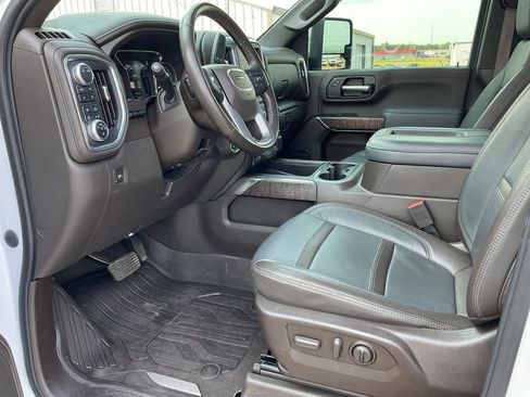 Certified 2020 GMC Sierra 2500 Denali w/ Denali Ultimate Package AWD/4WD image 3