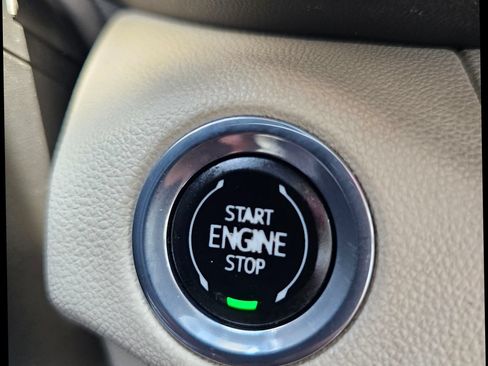 Used 2021 Buick Envision Essence AWD/4WD image 20