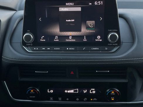 Used 2025 Nissan Rogue SV image 16