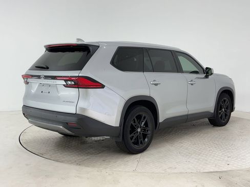 Used 2024 Toyota Grand Highlander Platinum image 8