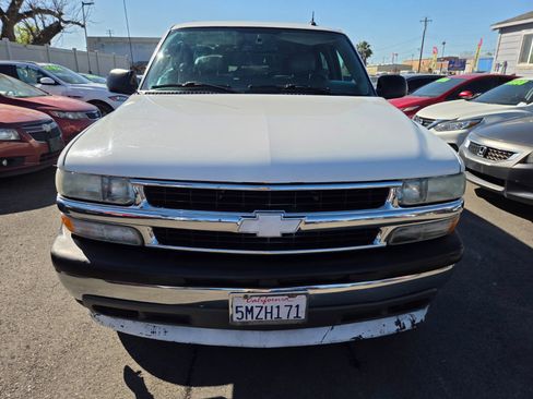 Used 2005 Chevrolet Tahoe LS w/ Preferred Equipment Group RWD image 8