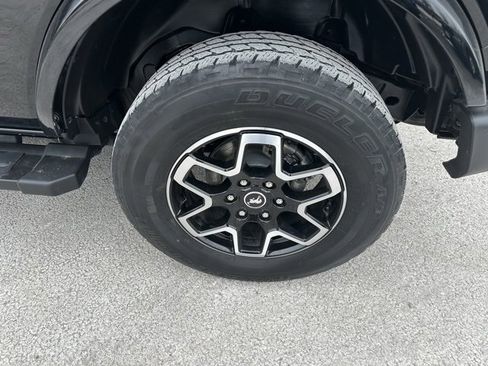 Used 2023 Ford Bronco Outer Banks image 14