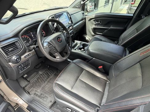 Used 2022 Nissan Titan PRO-4X w/ Pro-4x Convenience Package AWD/4WD image 14