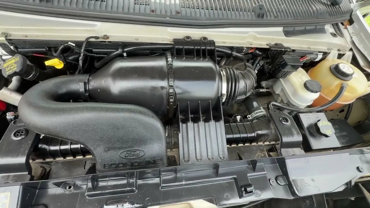 Used 2008 Ford E-350 and Econoline 350 XLT RWD image 9