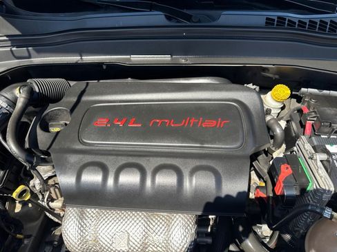 Used 2016 Jeep Renegade Limited FWD image 37