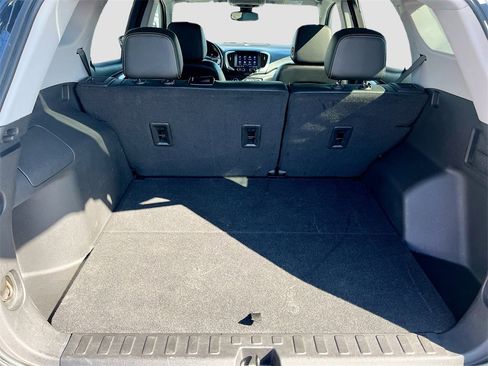 Used 2023 GMC Terrain SLT image 25