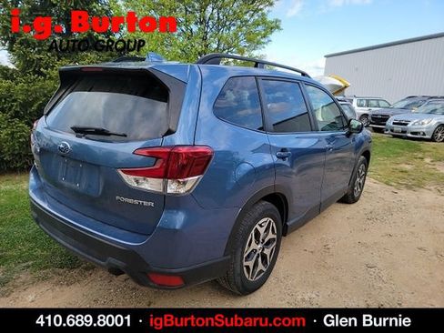 Used 2021 Subaru Forester Premium image 6