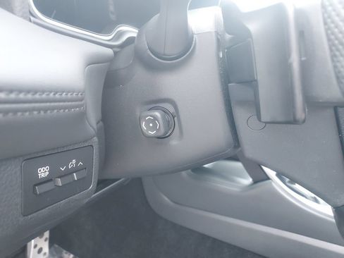 Used 2019 Toyota Avalon Touring w/ Advanced Safety Package FWD image 29
