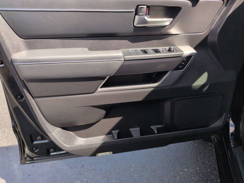 Used 2025 Toyota Sequoia Platinum AWD/4WD image 10
