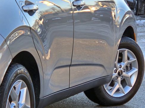 Used 2025 Kia Soul LX w/ Option Group 015 image 17