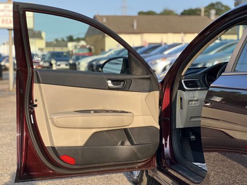 Used 2016 Kia Optima LX image 7