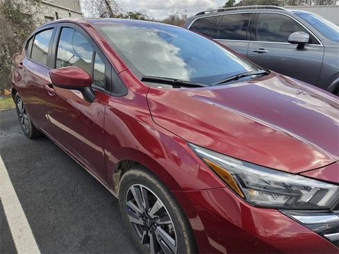 Certified 2025 Nissan Versa SV image 9