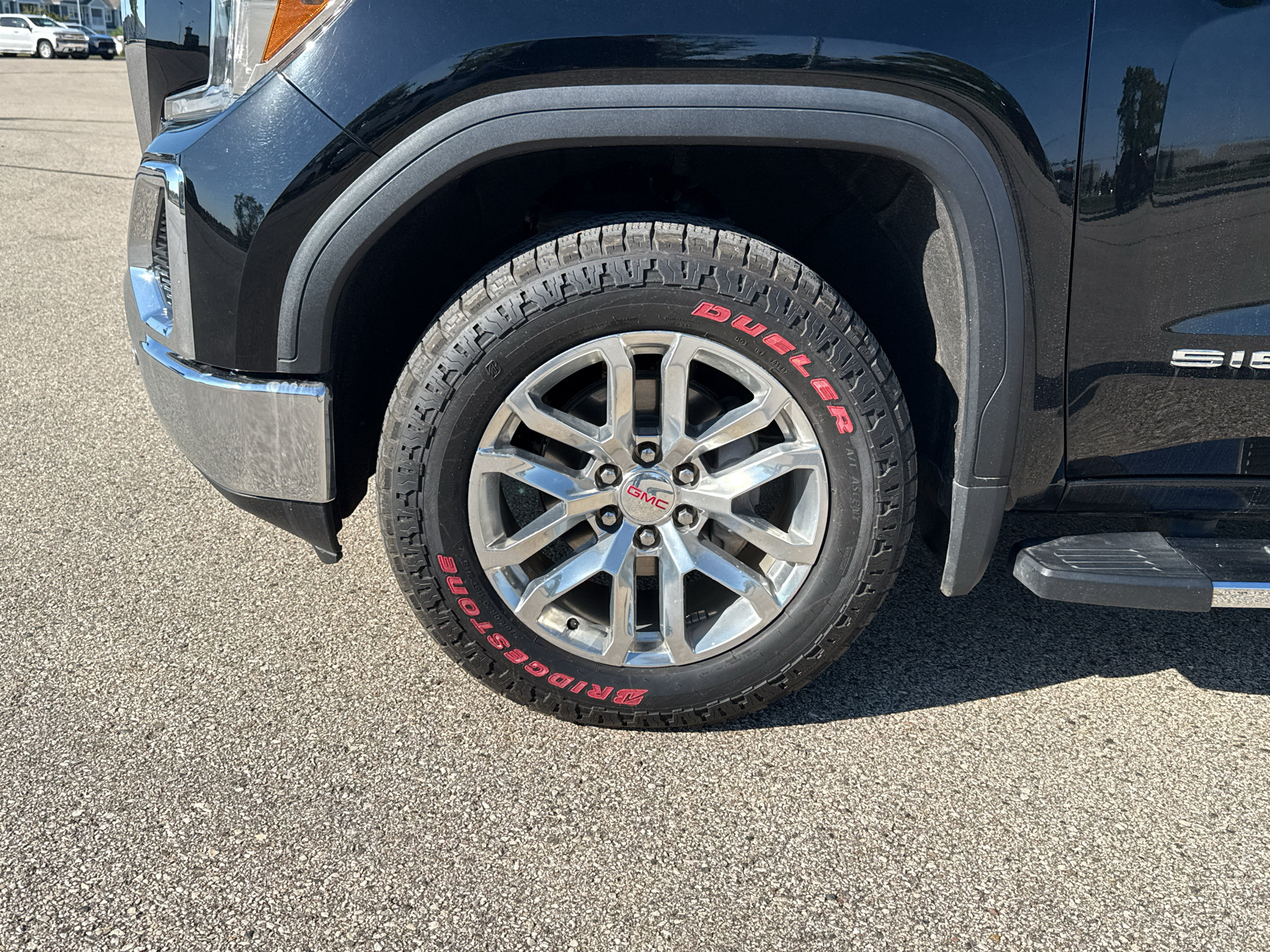 Used 2019 GMC Sierra 1500 SLT w/ SLT Premium Plus Package AWD/4WD image 8