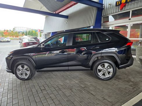 Used 2024 Toyota RAV4 XLE w/ Convenience Package image 8