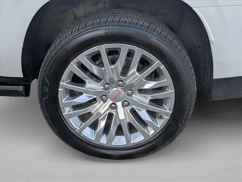 Used 2023 GMC Yukon XL Denali image 9