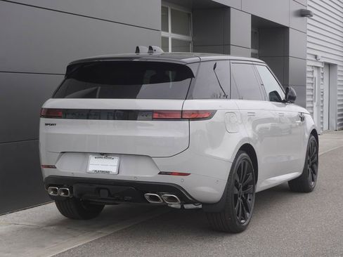 New 2026 Land Rover Range Rover Sport Dynamic SE AWD/4WD image 2