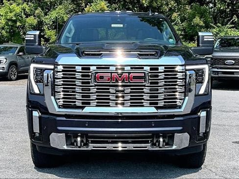 Used 2025 GMC Sierra 3500 Denali w/ Denali Reserve Package AWD/4WD image 5