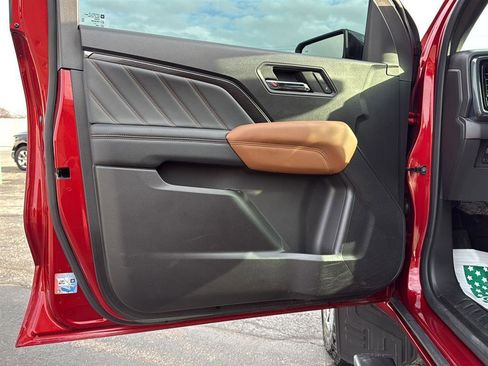 Used 2024 GMC Canyon AT4 w/ Canyon Safety Plus Package image 15