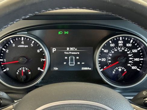 Used 2024 Kia Carnival LX FWD image 30