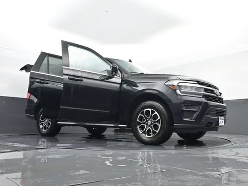 Used 2023 Ford Expedition XLT AWD/4WD image 35