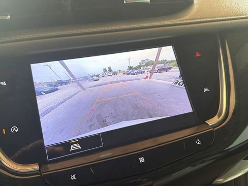 Used 2021 Cadillac XT6 Premium Luxury FWD image 38