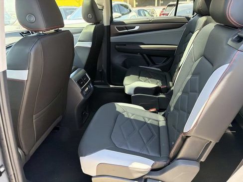 New 2026 Volkswagen Atlas Peak Edition AWD/4WD image 12