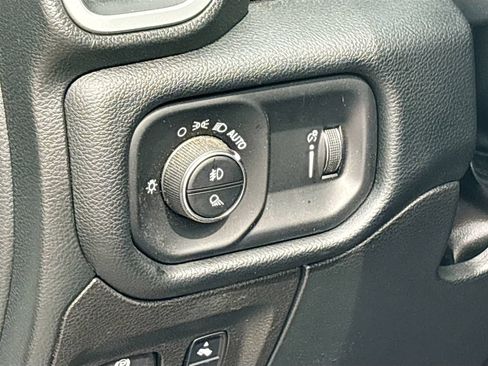Used 2022 RAM 1500 Big Horn w/ Night Edition AWD/4WD image 10