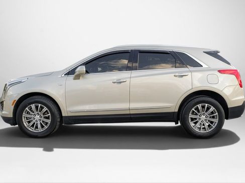 Used 2017 Cadillac XT5 Luxury w/ Driver Awareness Package FWD image 9