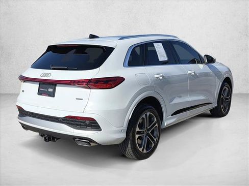 Certified 2025 Audi Q5 Premium w/ Convenience Package image 5