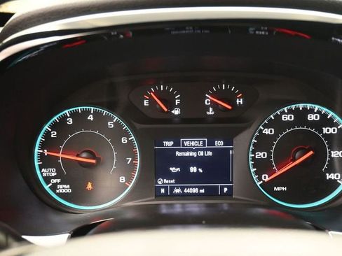 Used 2023 Chevrolet Traverse LT w/ Midnight/Sport Edition image 9