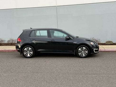 Used 2016 Volkswagen e-Golf SEL Premium w/ Driver Assistance Package image 7