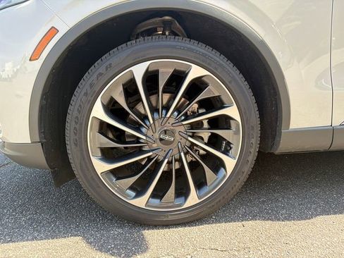Used 2025 Lincoln Aviator Reserve w/ Equipment Group 201A AWD/4WD image 13
