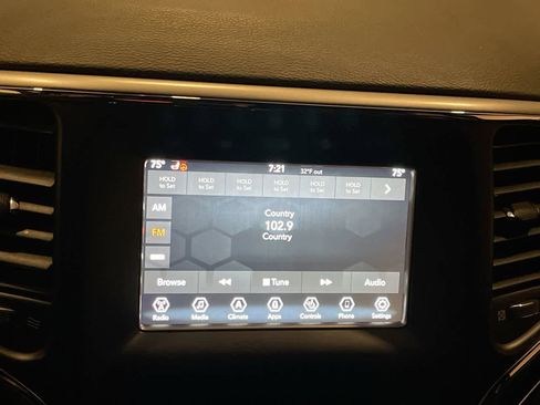 Used 2018 Jeep Grand Cherokee Limited image 16