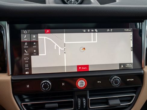 New 2026 Porsche Macan image 19