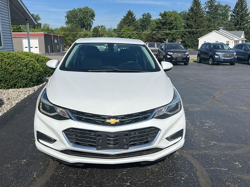 Used 2017 Chevrolet Cruze Premier FWD image 3