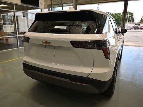Used 2025 Chevrolet Equinox LT FWD image 6