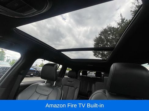 Certified 2025 Jeep Grand Cherokee L Overland w/ Advanced Protech Group III AWD/4WD image 38