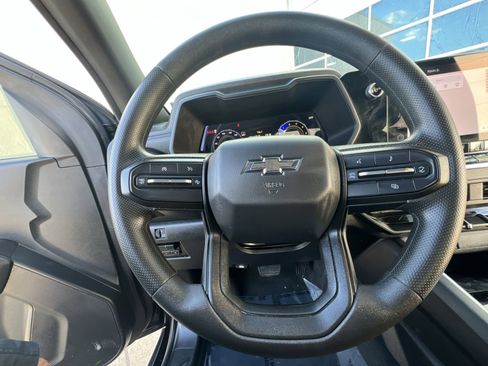 Used 2024 Chevrolet Colorado Trail Boss w/ Technology Package image 16