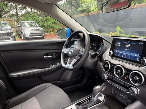 Used 2025 Nissan Sentra SV FWD image 32
