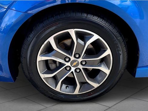 Used 2017 Chevrolet Sonic LT w/ Fun and Sun Package image 9