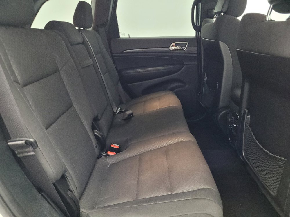Used 2019 Jeep Grand Cherokee Laredo RWD image 19