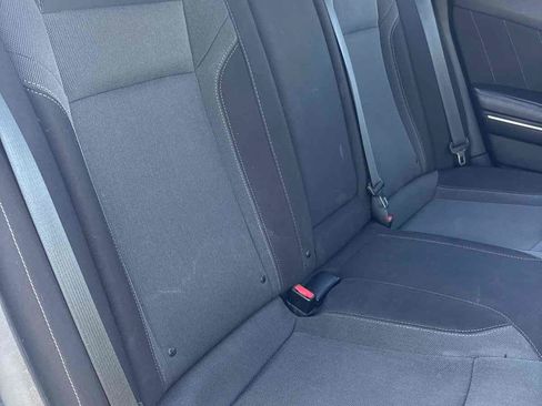 Used 2015 Dodge Charger SXT RWD image 13