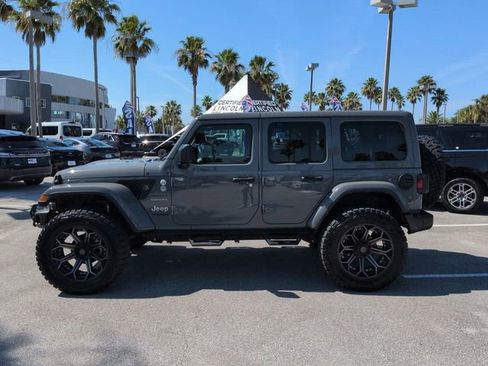 Used 2022 Jeep Wrangler Unlimited Sahara w/ Cold Weather Group AWD/4WD image 7