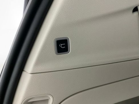 Used 2022 Chrysler Pacifica Touring-L FWD image 56
