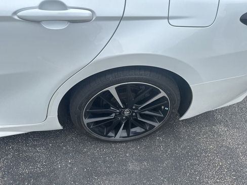 Certified 2018 Toyota Camry XSE FWD image 4