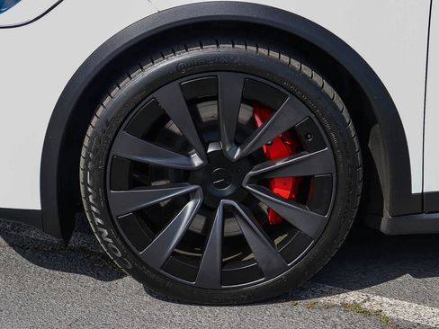 Used 2023 Tesla Model X Plaid image 13