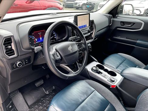 Used 2023 Ford Bronco Sport Outer Banks w/ Tech Package image 8