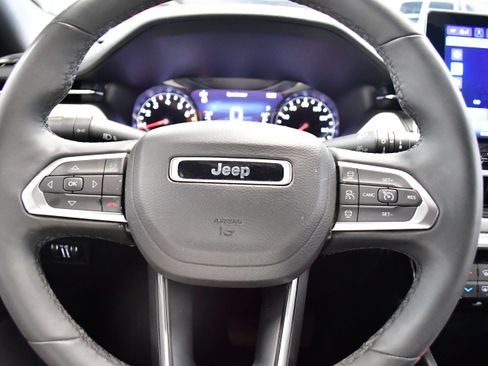 Used 2025 Jeep Compass Limited AWD/4WD image 19