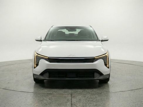 Used 2025 Kia K4 FWD image 2